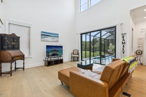 House (4 Bedrooms) | Living area
