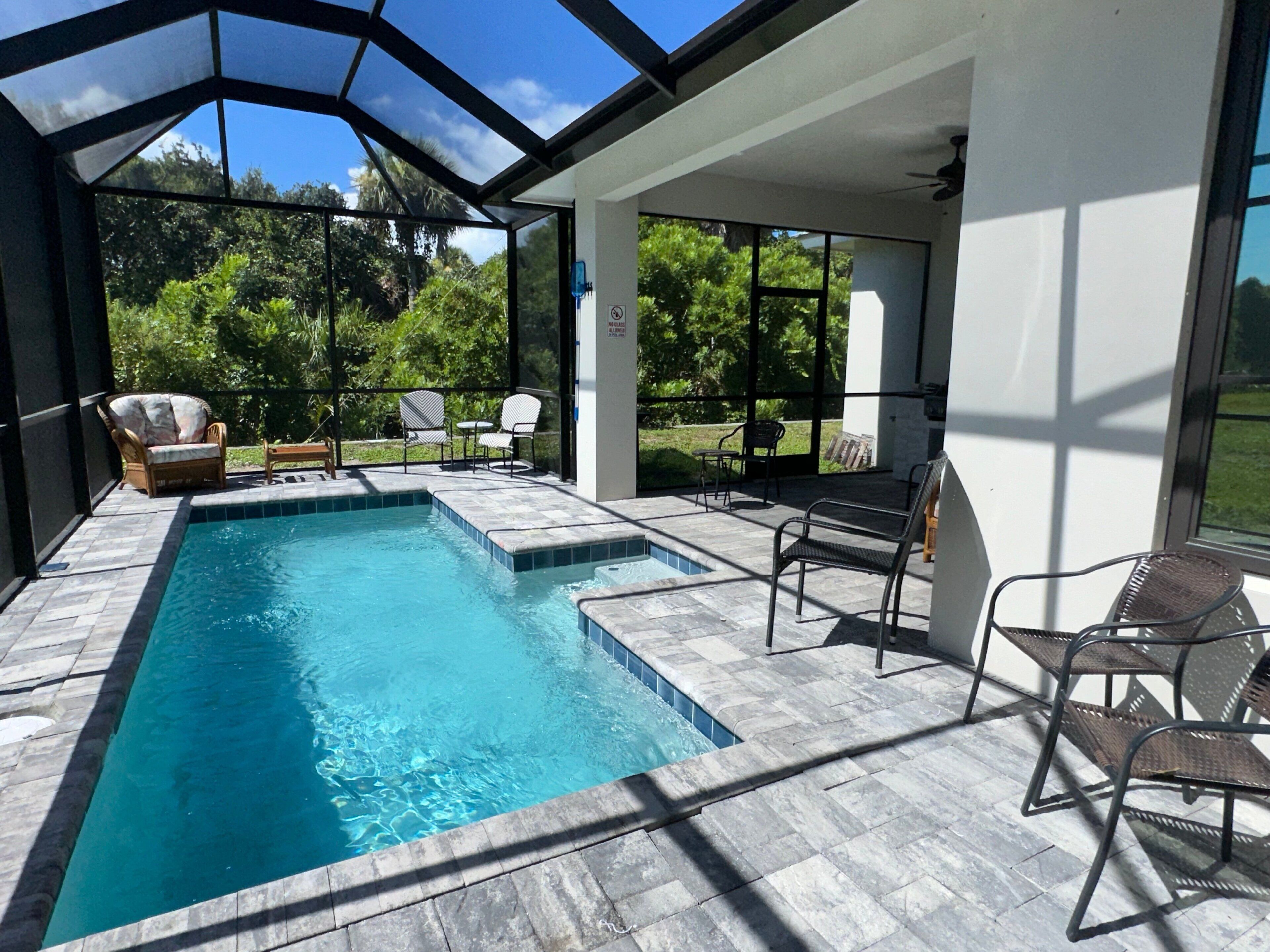 Una piscina cubierta