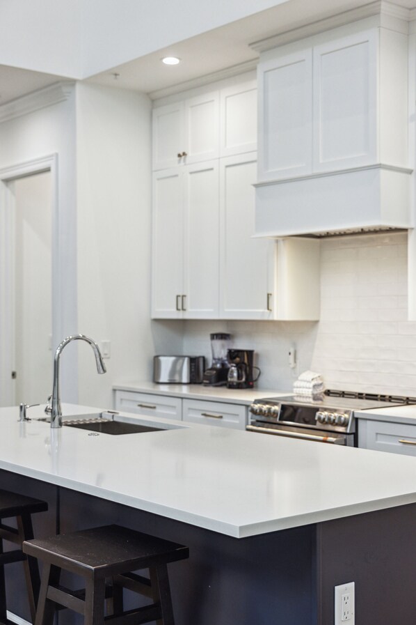 House (4 Bedrooms) | Private kitchen
