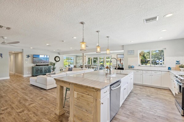 436 Cocoa Isles Blvd - Cocoa Beach, FL