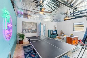 ํ์ฐ์ค (3 Bedrooms) | ๋ด๋ถ