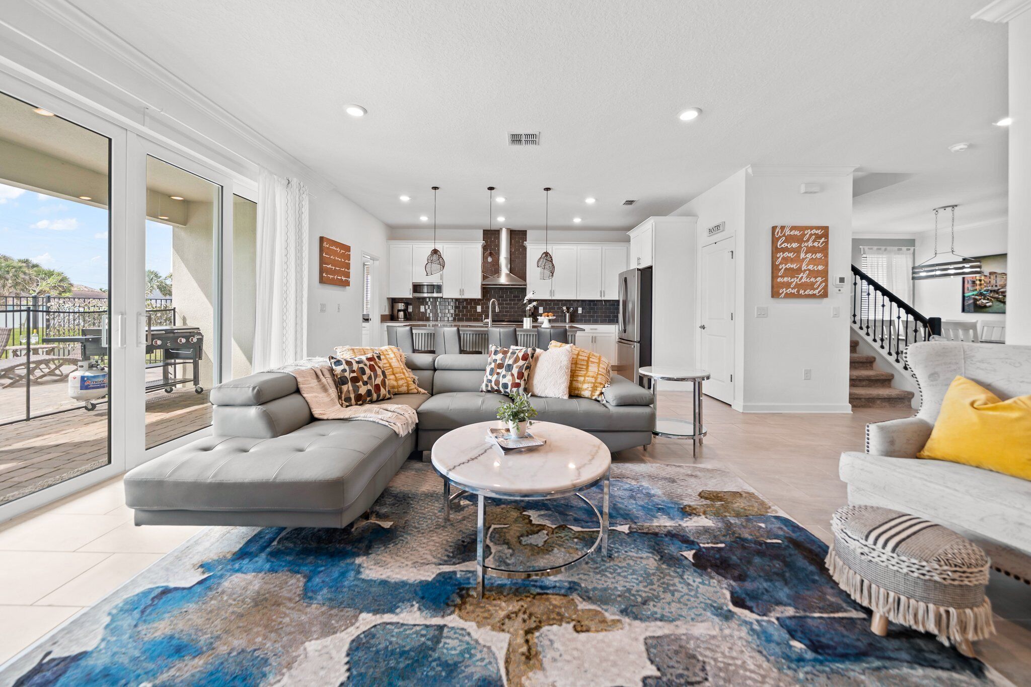 House (6 Bedrooms) | Interior