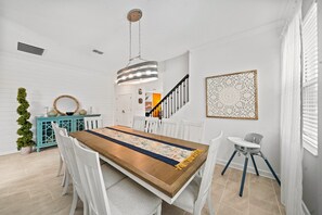 House (6 Bedrooms) | Interior