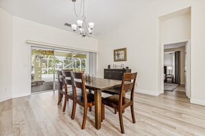 House (3 Bedrooms) | Interior