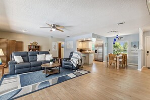 House (3 Bedrooms) | Interior