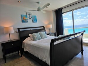 2 slaapkamers, een strijkplank/strijkijzer, gratis wifi, beddengoed