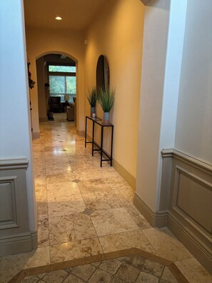 Interior - Gorgeous  3-bedroom Villa at the Banbury Golf Course subdivision. (Eagle)