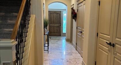 Gorgeous 3-bedroom Villa at the Banbury Golf Course subdivision.