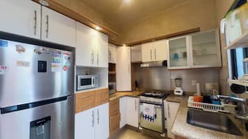 Casa de ciudad, 5 habitaciones | Cocina privada