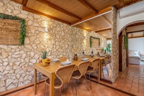 Dining - The Golden Breeze – Beachside Pool & BBQ Escape (Faro)