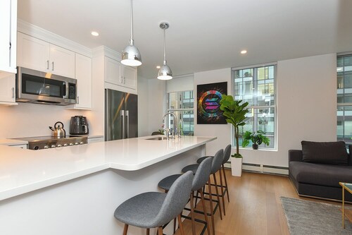 Bitcoin Loft : 3 Bedroom 2.5 Bathroom