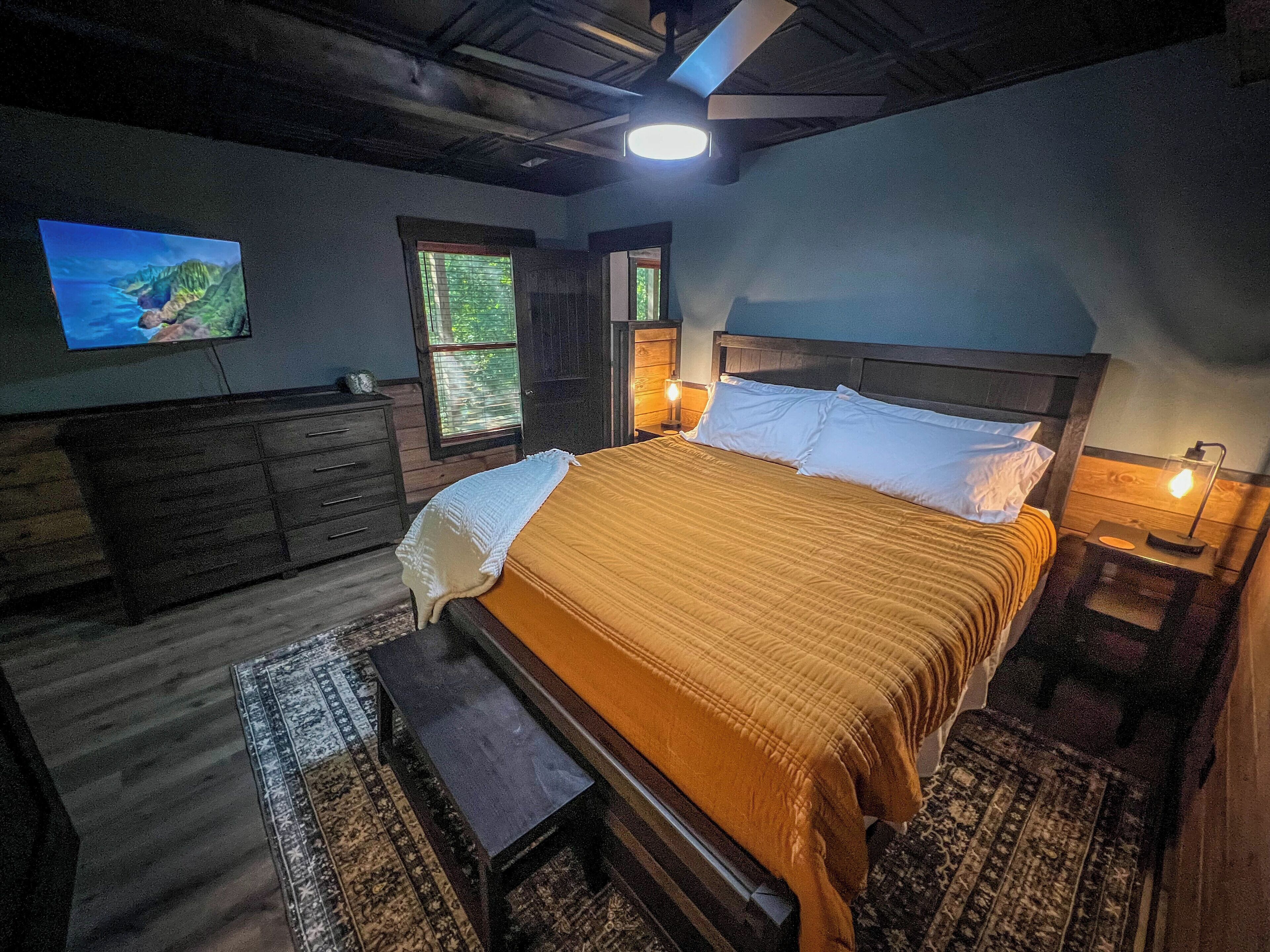 3 bedrooms, iron/ironing board, free WiFi, bed sheets