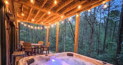 Holiday Hideaway - Fire Pit, Hot Tub & Mountain Magic