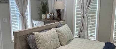 1 habitación, tabla de planchar con plancha, wifi gratis y ropa de cama