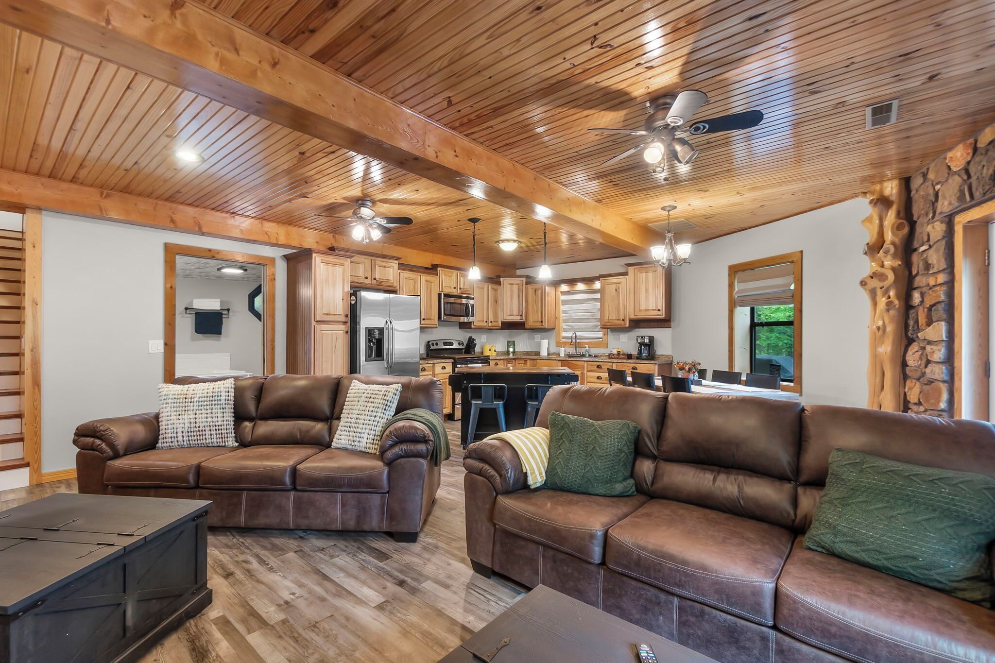 Älytelevisio, kirjoja, stereot