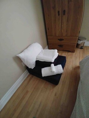 1 chambre, fer et planche Ă repasser, Wi-Fi, draps fournis