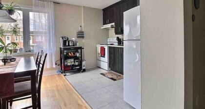 3,5 with 2 terraces nearby all services