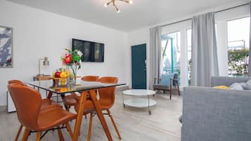 Basic Apartment | Living area | LCD TV