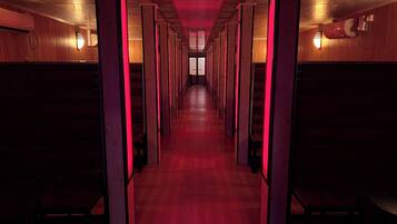 Termasuk sarapan masakan tempatan setiap hari