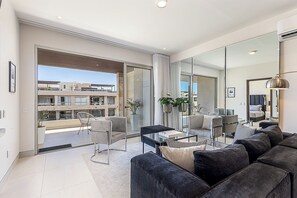 Smart TV - New 3 Bedroom Luxury Condo. (Cabo San Lucas)