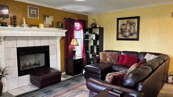 Smart TV, fireplace, DVD player