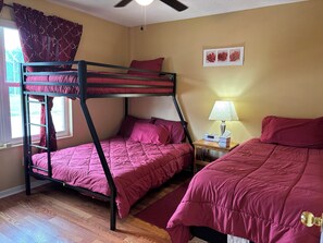 3 chambres, fer et planche Ă repasser, Wi-Fi gratuit, draps fournis