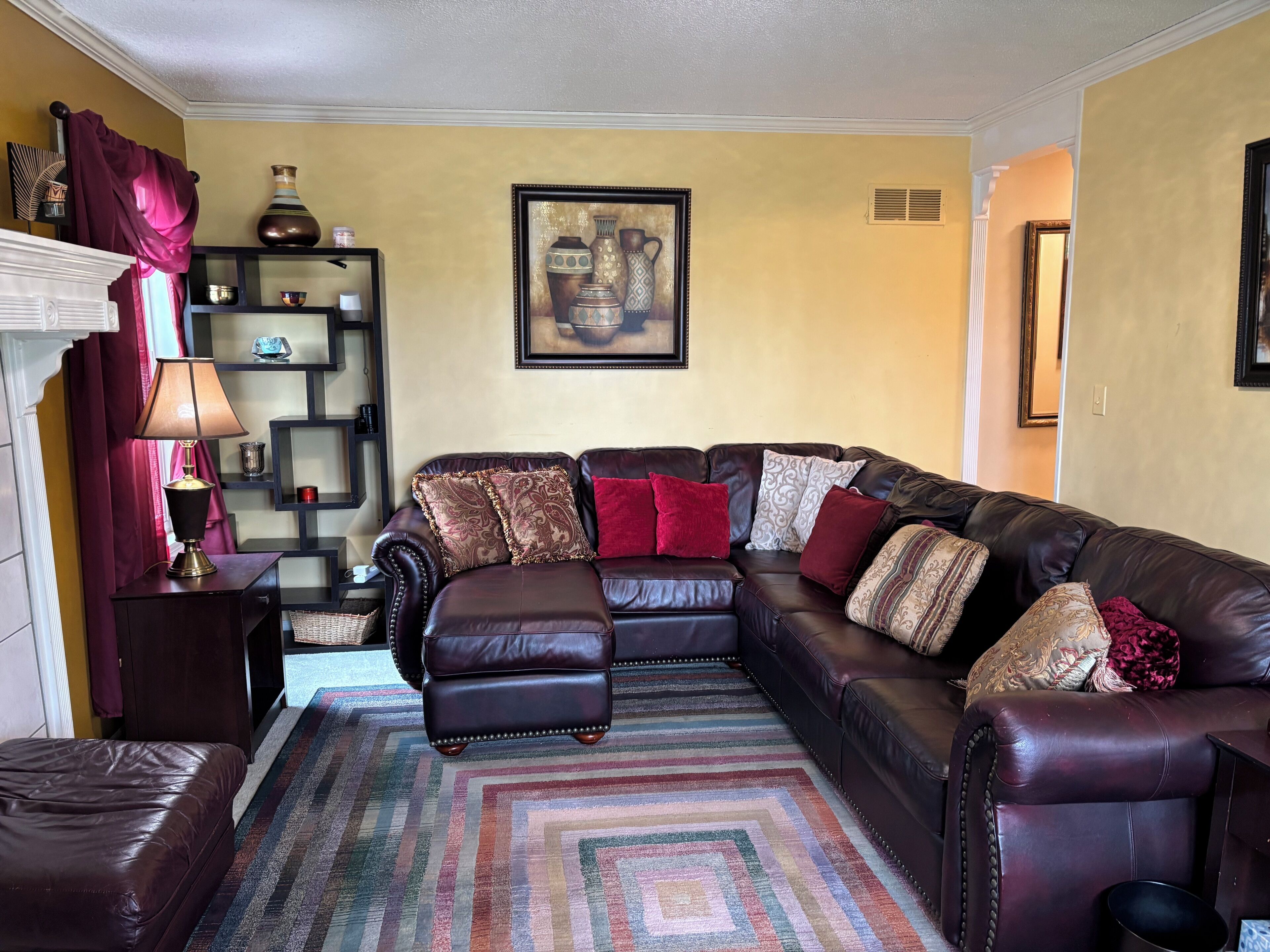 TV connectée, cheminée, lecteur de DVD