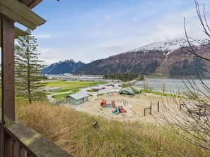 Property grounds - 1BR w/ Ocean Views | Steps to Sandy Beach & Trails (Douglas)