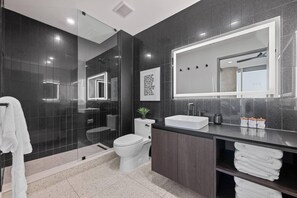 Hair dryer, towels - Rainey St. Bachelorette Penthouse w/ Pool & Views (Austin)