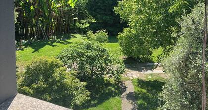 CĂĄ di gatt Family house in hilly area 5 minutes' drive from the lake.