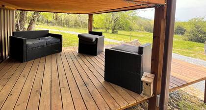 Sunset Hillside Cabin on Horse Farm -Pet Friendly E