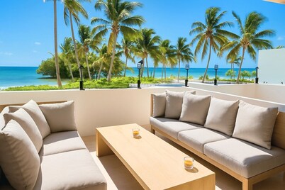 Upscale 2 bedroom beach front Villa