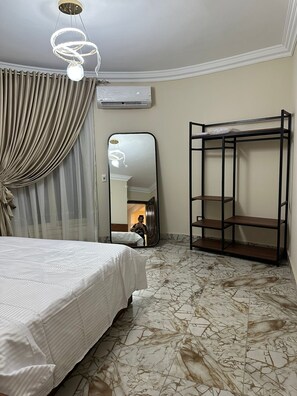 4 chambres, fer et planche à repasser, Wi-Fi, draps fournis