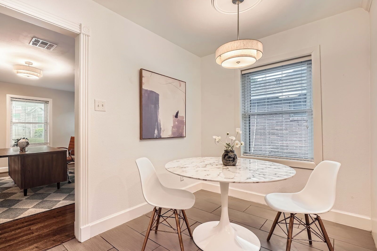 Photo 25 of Family-Friendly Home in Braeswood - Prime Location