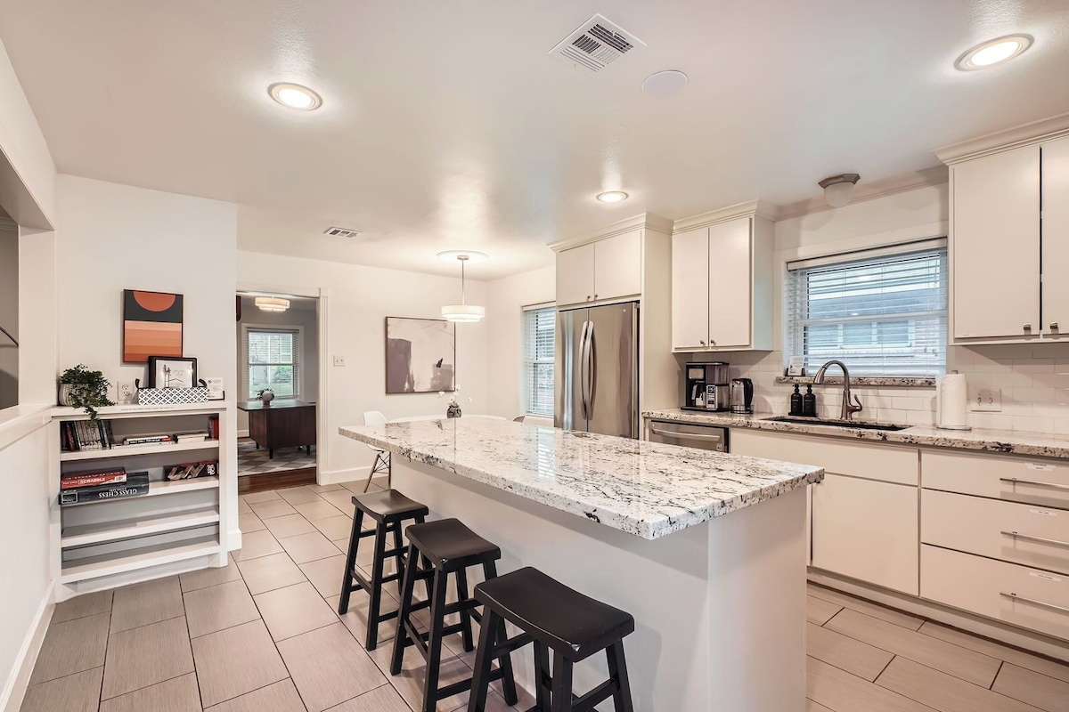 Photo 23 of Family-Friendly Home in Braeswood - Prime Location