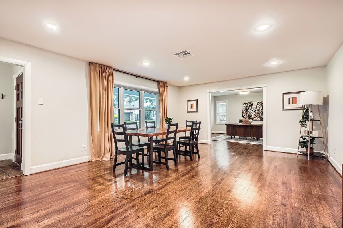 Photo 21 of Family-Friendly Home in Braeswood - Prime Location