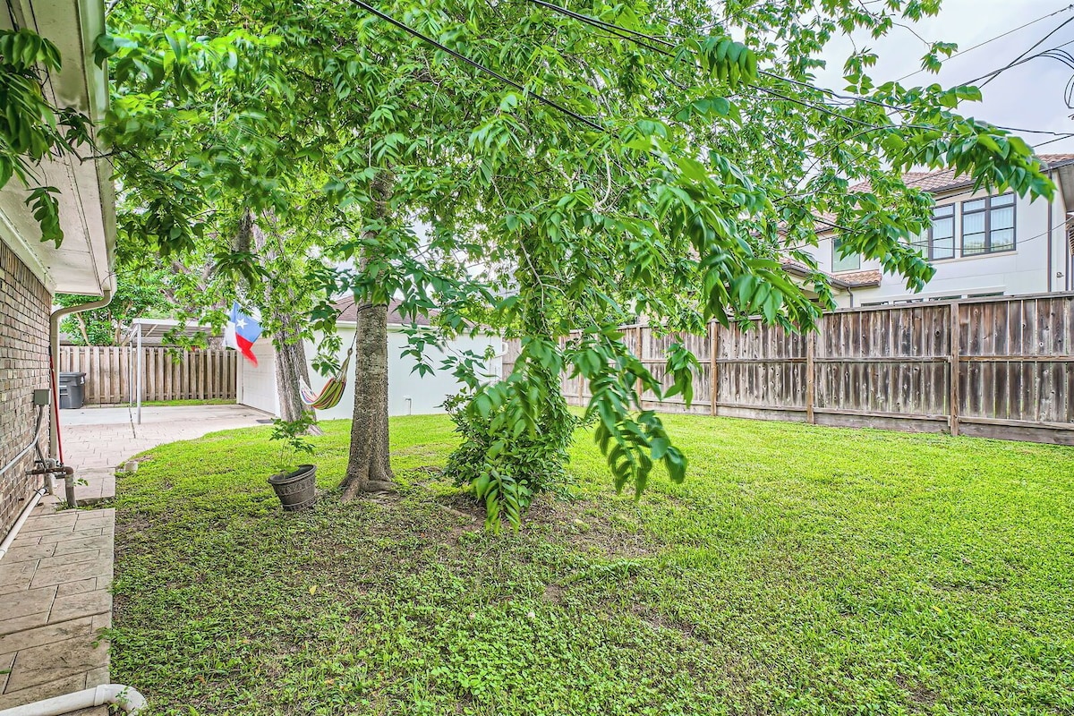 Photo 12 of Family-Friendly Home in Braeswood - Prime Location