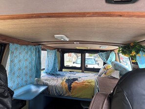 1 bedroom, bed sheets