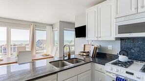 Interior - Cayucos Duo 2 Bungalows w/ Views & Lounge Space Pet Friendly (Cayucos)