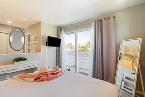 House (4 Bedrooms) | Interior - Cayucos Duo 2 Bungalows w/ Views & Lounge Space Pet Friendly (Cayucos)