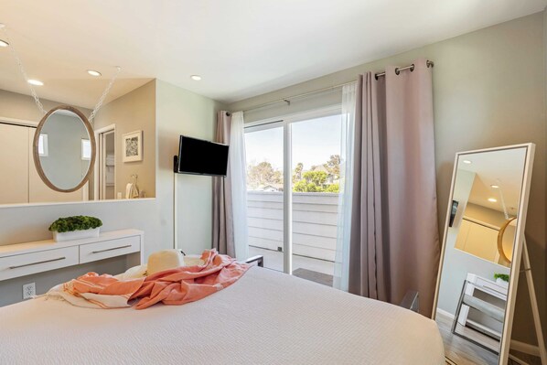 House (4 Bedrooms) | Interior - Cayucos Duo 2 Bungalows w/ Views & Lounge Space Pet Friendly (Cayucos)