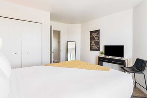 House (4 Bedrooms) | Interior - 2 Cayucan Bungalows Steps to Beach + Shared Lounge Sleeps 12 (Cayucos)