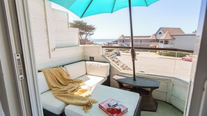 Interior - 2 Cayucan Bungalows Steps to Beach + Shared Lounge Sleeps 12 (Cayucos)