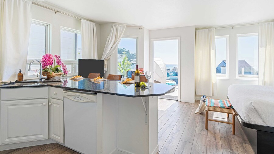 2 Coastal Studios at Cayucus Beach Access + Ocean Views