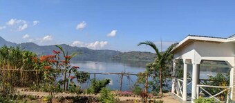 MUHABURA VIP ROOM located in Lake view and Volcanos view 