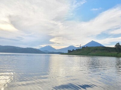 VIP ROOM located in Lake views and volcanos view 