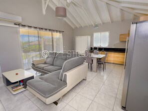 Living area - Perrin Évasion 1CH à 9 min de l'aéroport de la Guadeloupe (Les Abymes)