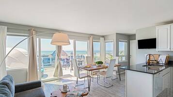 House (6 Bedrooms) | Interior