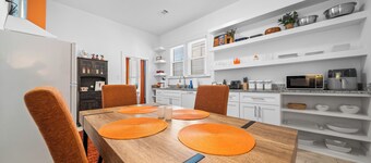 The Clementine - Walk to Restaurants, Shops, Bars in Historic Downtown!