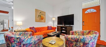 The Clementine - Walk to Restaurants, Shops, Bars in Historic Downtown!